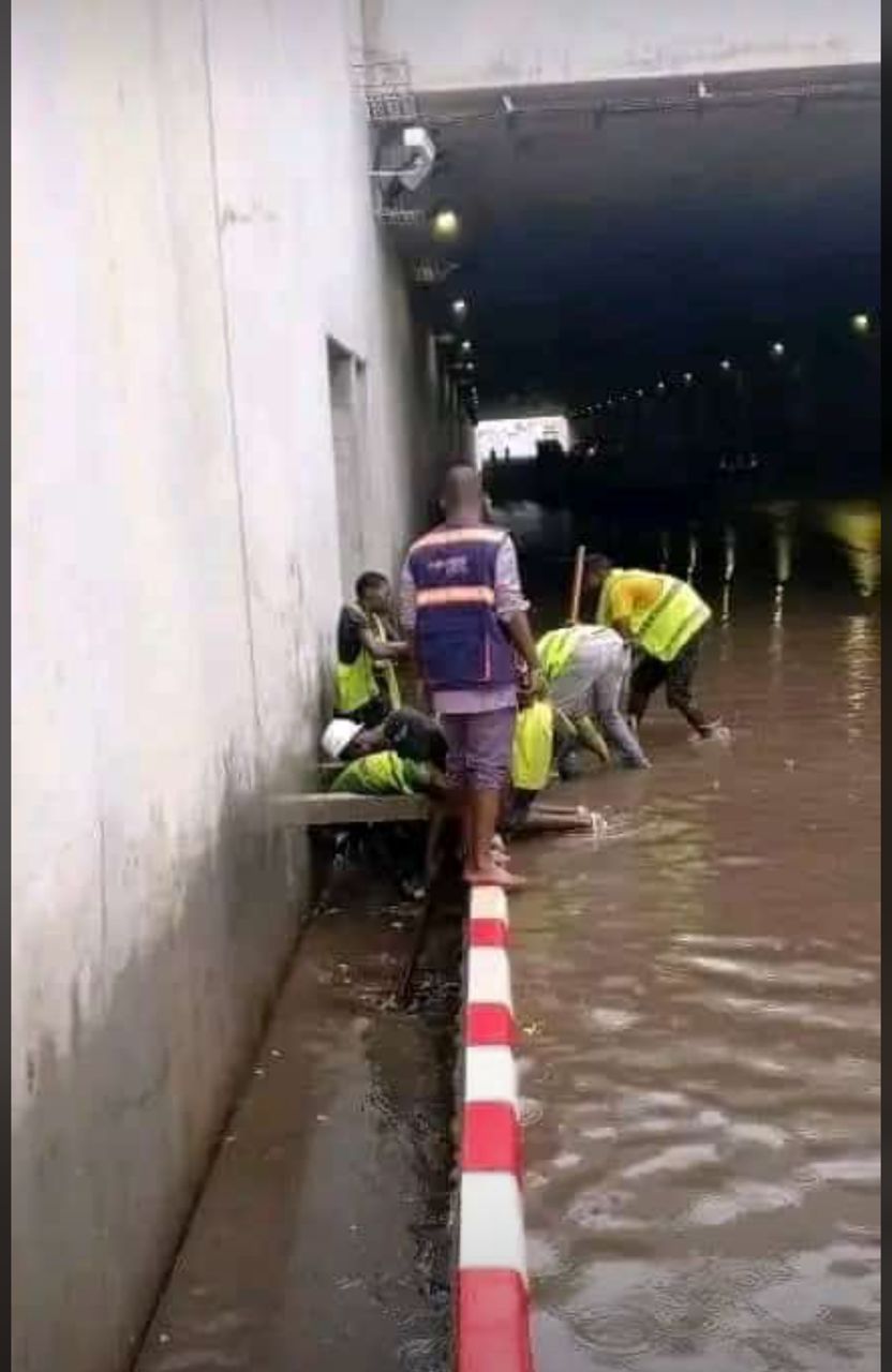 Côte d’Ivoire-Abidjan : L’échangeur de la commune d’Abobo inondé par la pluie